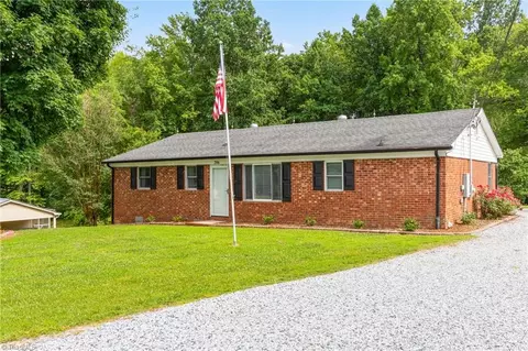 206 Elaine St, Trinity, NC 27370 photo 3
