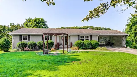 2604 Wexford Pl, High Point, NC 27265