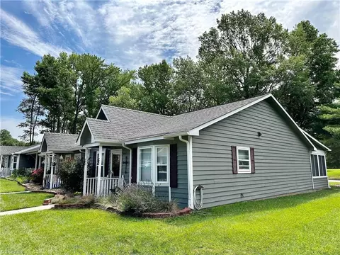 3049 Windchase Ct, High Point, NC 27265