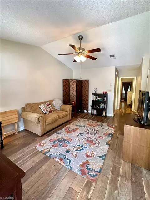 3049 Windchase Ct, High Point, NC 27265 photo 3