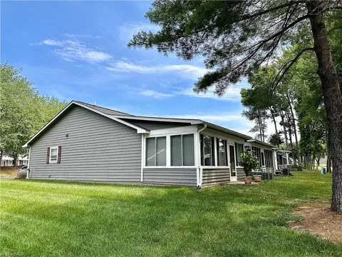 3049 Windchase Ct, High Point, NC 27265 photo 2