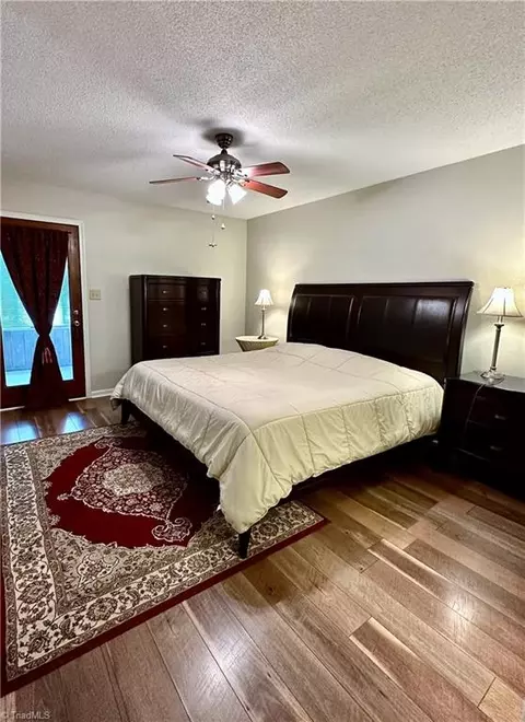 3049 Windchase Ct, High Point, NC 27265 photo 9
