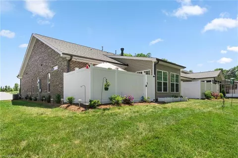 131 Windmill Trl, High Point, NC 27265 photo 2