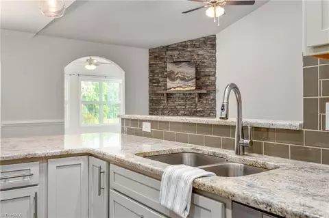 131 Windmill Trl, High Point, NC 27265 photo 6