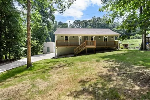 254 Amberly Dr, Lexington, NC 27295