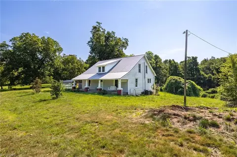 939 Webb Loop, Madison, NC 27025 photo 2