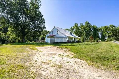 939 Webb Loop, Madison, NC 27025 photo 3
