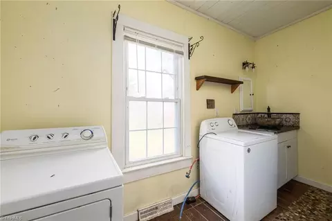 939 Webb Loop, Madison, NC 27025 photo 20