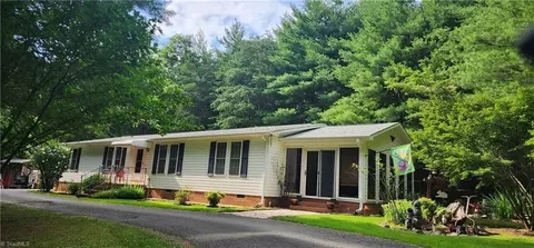 183 Davids Pl, Lowgap, NC 27024