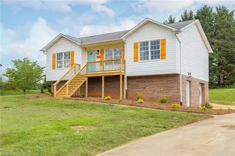 1110 Capella Ridge Rd, King, NC 27021