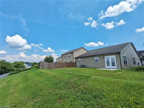 5763 Midstream Cir, Clemmons, NC 27012 photo 3
