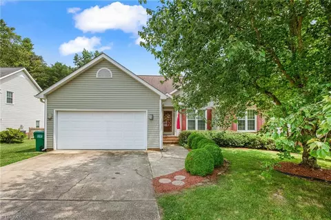 4308 Chilton Way, High Point, NC 27265 photo 2
