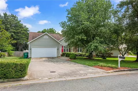 4308 Chilton Way, High Point, NC 27265 photo 3