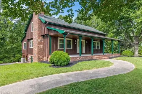 180 Rejoyce Ln, Madison, NC 27025