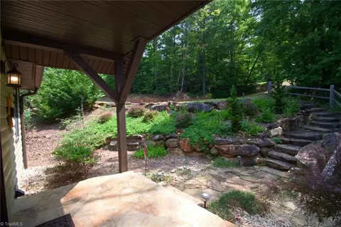 4879 Staghorn Rd, Purlear, NC 28665 photo 4