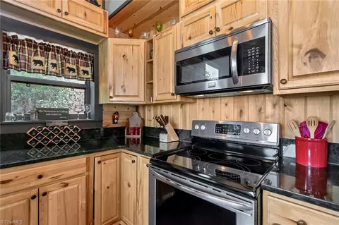 4879 Staghorn Rd, Purlear, NC 28665 photo 24