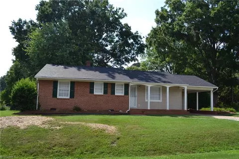 606 N 7th Ave, Mayodan, NC 27027