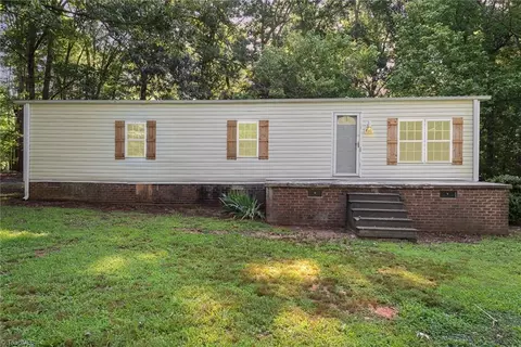 695 Pleasant Ridge Church Rd, Ramseur, NC 27316