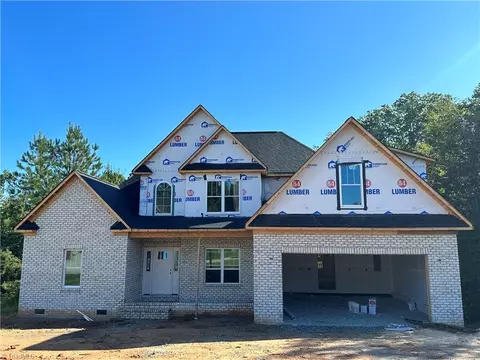 4656 Orchard Grove Dr, Clemmons, NC 27012