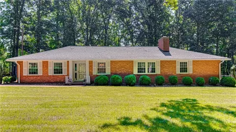 3181 Middlebrook Dr, Clemmons, NC 27012