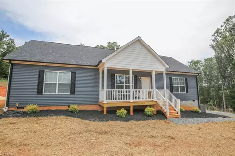 630 John Scott Rd, Pinnacle, NC 27043 photo 2
