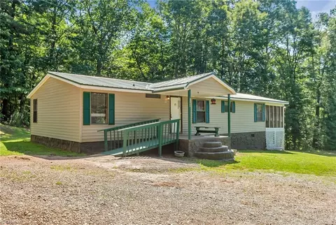 1184 Barneys Pl, Lenoir, NC 28645