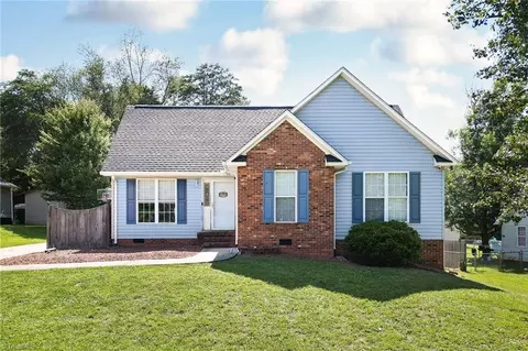 118 Blue Bonnet Ct, Mocksville, NC 27028