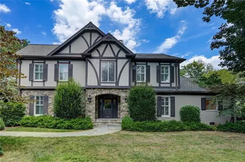 710 Dover Rd, Greensboro, NC 27408