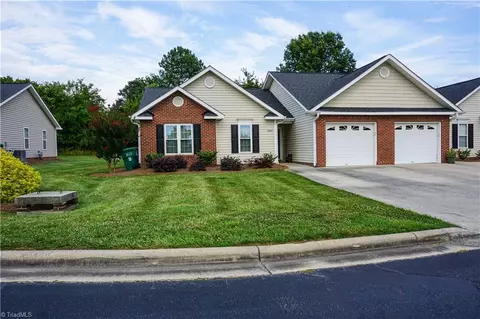 3606 Rock Meadow Cir, High Point, NC 27265