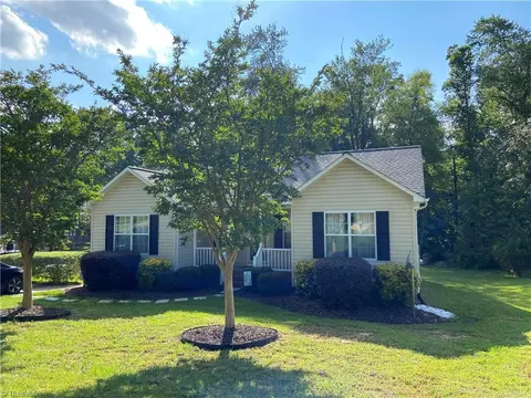 4297 Fox St, Randleman, NC 27317 photo 1