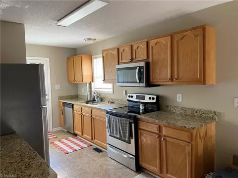 4297 Fox St, Randleman, NC 27317 photo 6