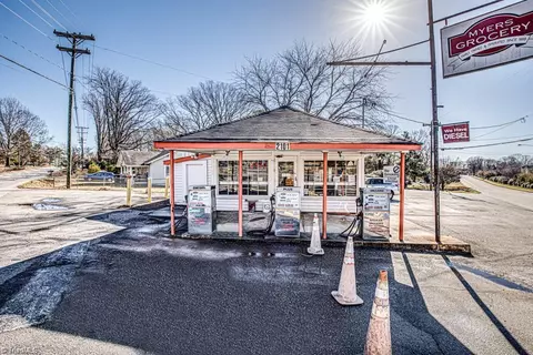 3390 Burke Mill Rd, Winston Salem, NC 27103