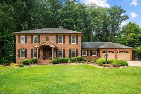 7431 Wagon Wheel Rd, Thomasville, NC 27360