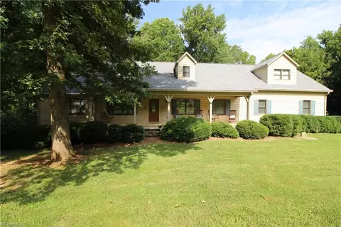 4687 Oakview Dr, Trinity, NC 27370