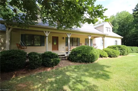 4687 Oakview Dr, Trinity, NC 27370 photo 3