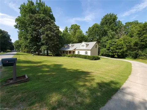 4687 Oakview Dr, Trinity, NC 27370 photo 5