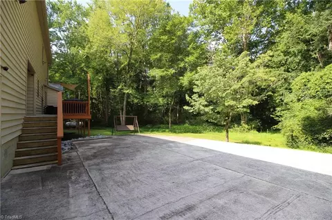 4687 Oakview Dr, Trinity, NC 27370 photo 9