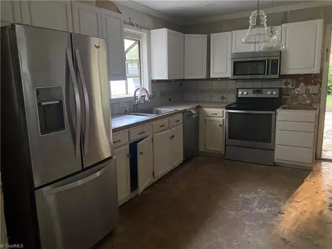 213 Pleasantview Dr, King, NC 27021 photo 6