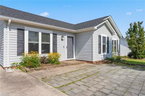 2468 Shadow Valley Rd, High Point, NC 27265 photo 2