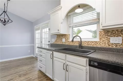 2468 Shadow Valley Rd, High Point, NC 27265 photo 9