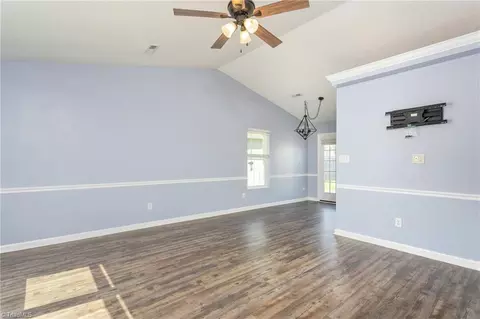 2468 Shadow Valley Rd, High Point, NC 27265 photo 3