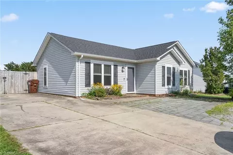2468 Shadow Valley Rd, High Point, NC 27265