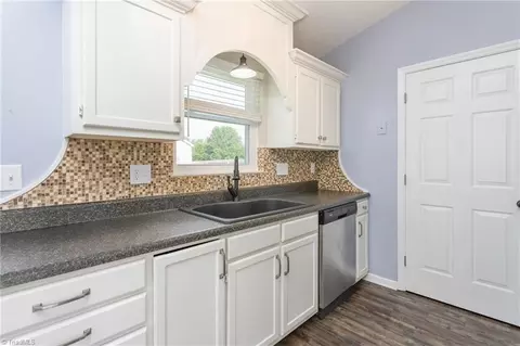 2468 Shadow Valley Rd, High Point, NC 27265 photo 8