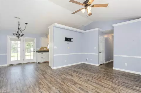 2468 Shadow Valley Rd, High Point, NC 27265 photo 5