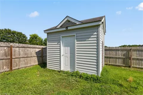 2468 Shadow Valley Rd, High Point, NC 27265 photo 21