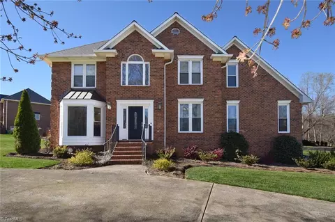 8221 Kildare St, Clemmons, NC 27012