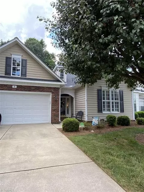 4 Wheelwright Ct, Greensboro, NC 27455