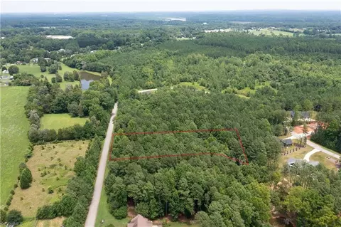 1403 Sunset Pointe Dr, Salisbury, NC 28146 photo 3