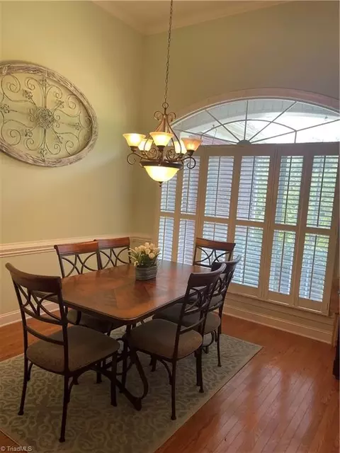 2344 Azure Ct, High Point, NC 27265 photo 9