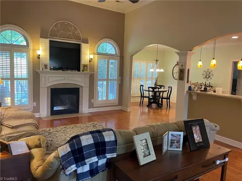 2344 Azure Ct, High Point, NC 27265 photo 10